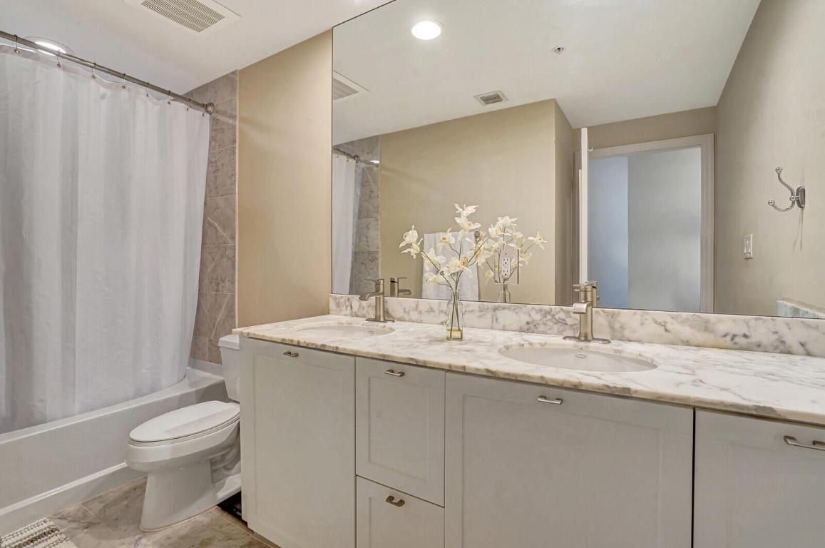 235 NE 1st Street 404