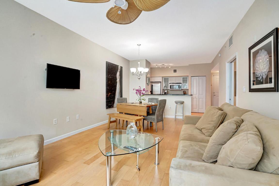 235 NE 1st Street 404