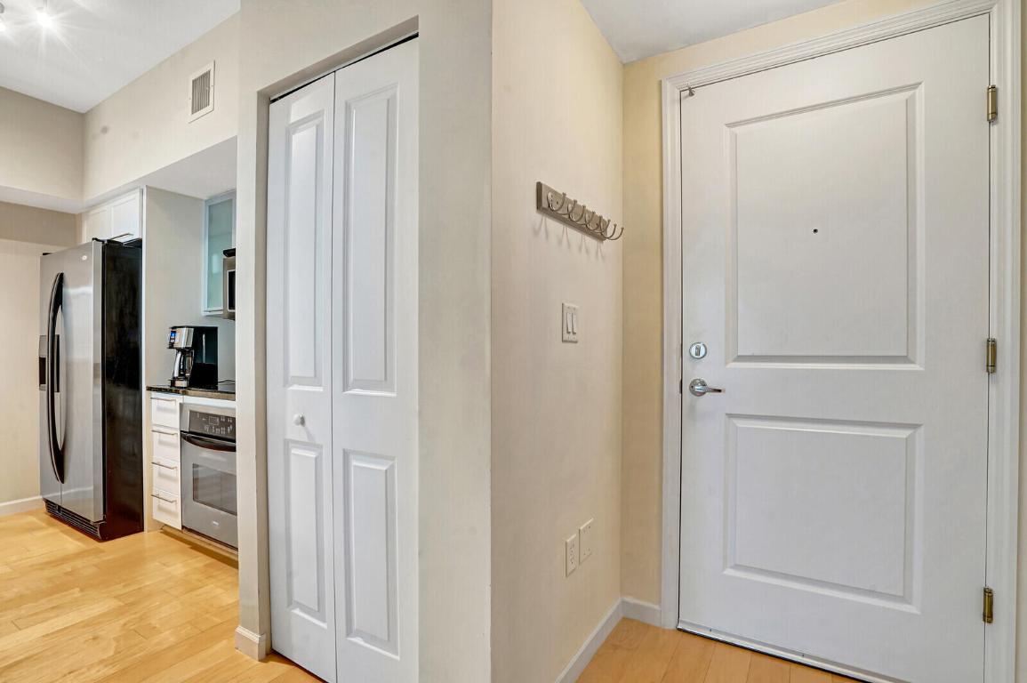 235 NE 1st Street 404