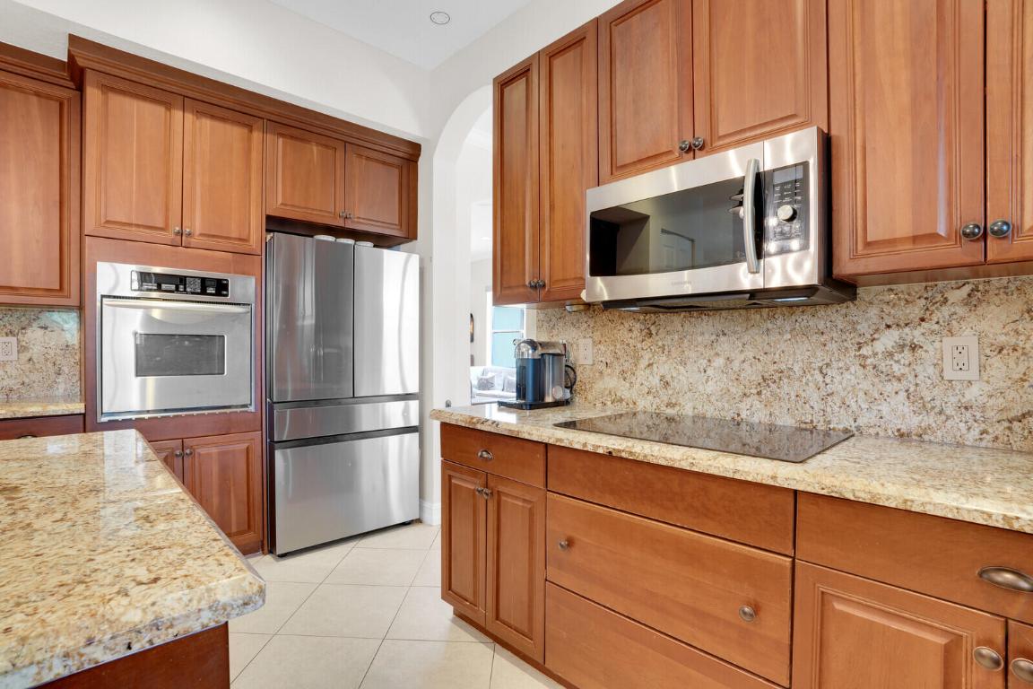 8728 Cobblestone Point Circle