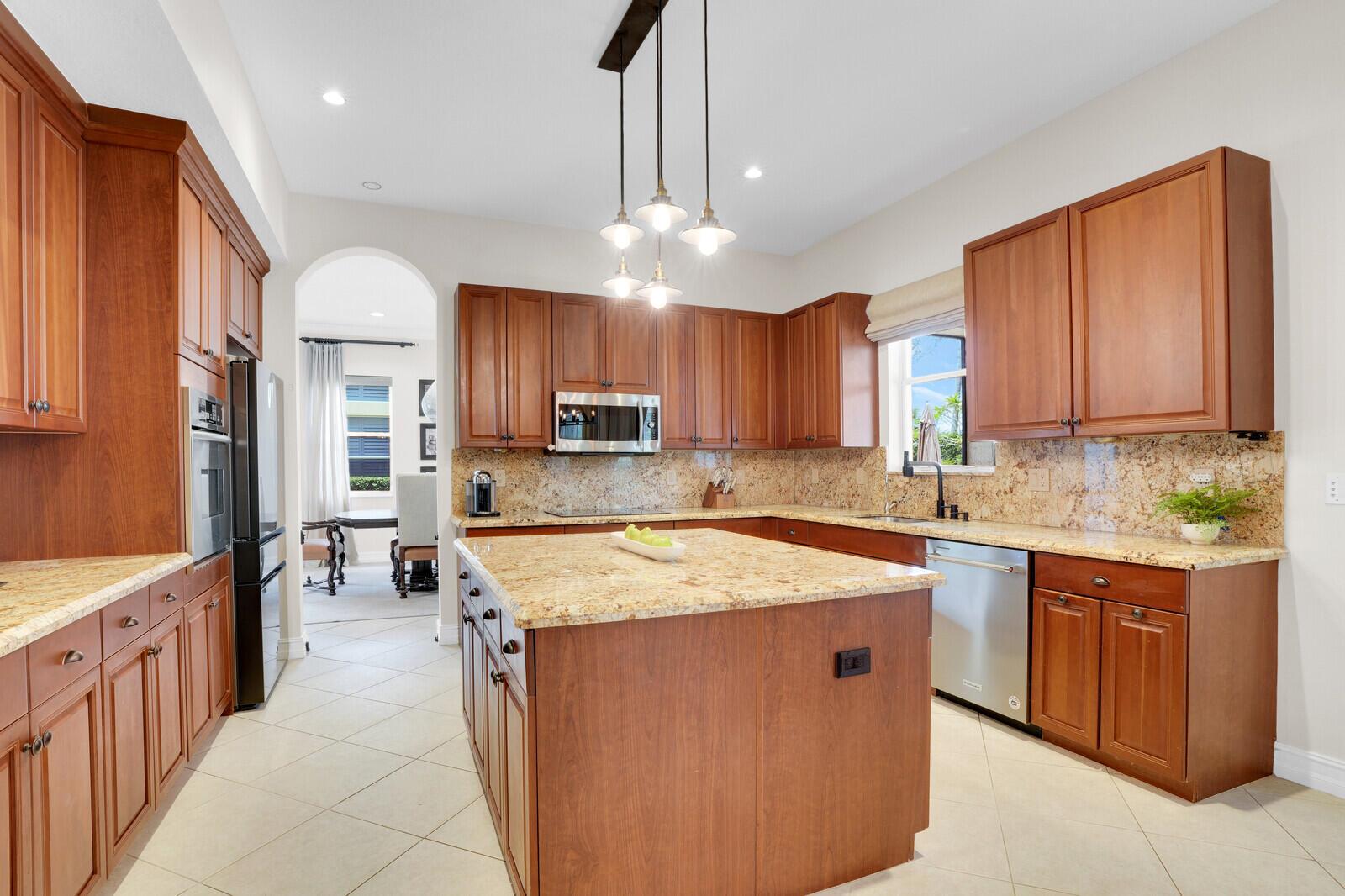 8728 Cobblestone Point Circle