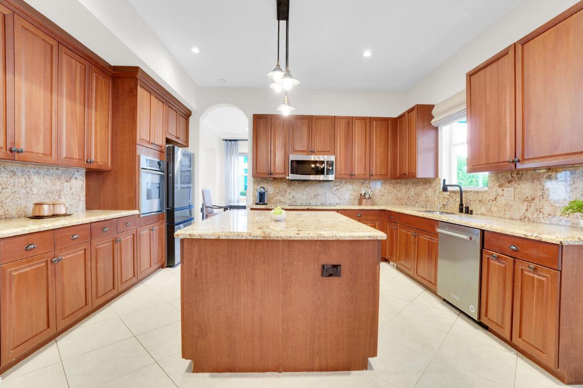 8728 Cobblestone Point Circle