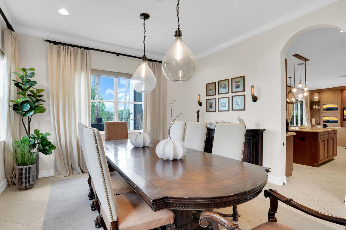 8728 Cobblestone Point Circle