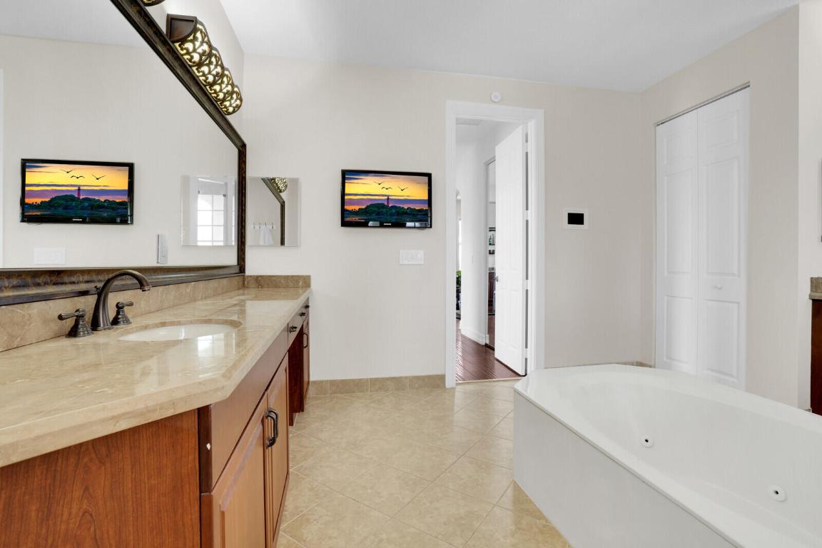 8728 Cobblestone Point Circle