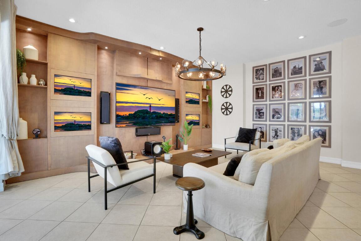 8728 Cobblestone Point Circle