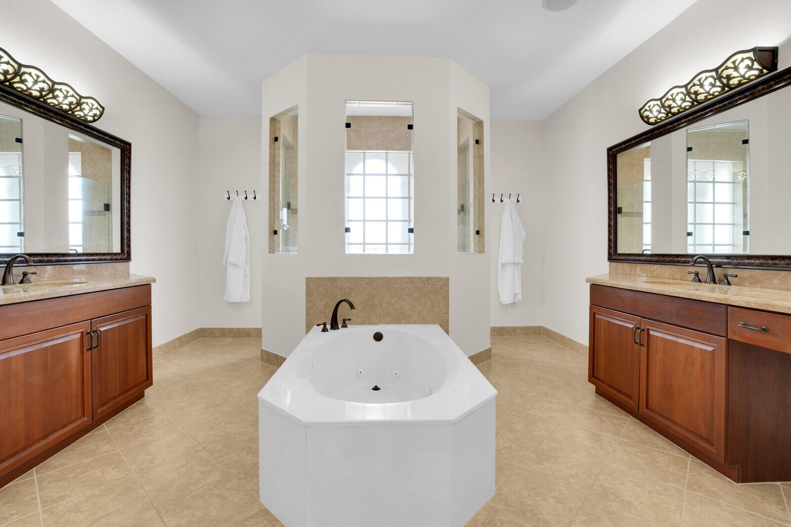 8728 Cobblestone Point Circle
