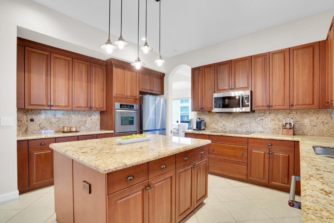 8728 Cobblestone Point Circle