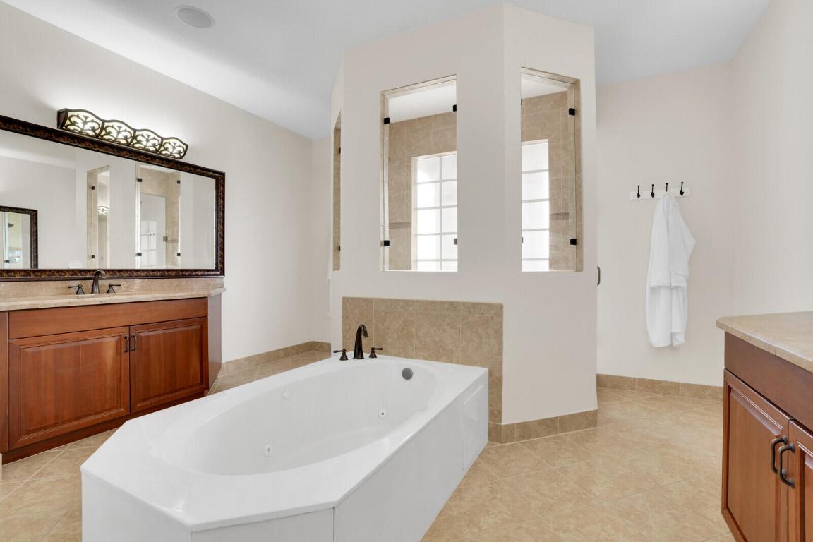 8728 Cobblestone Point Circle