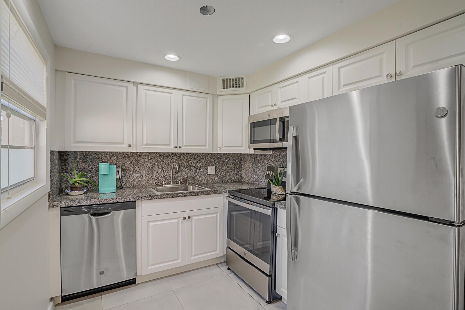 316 Farnham P