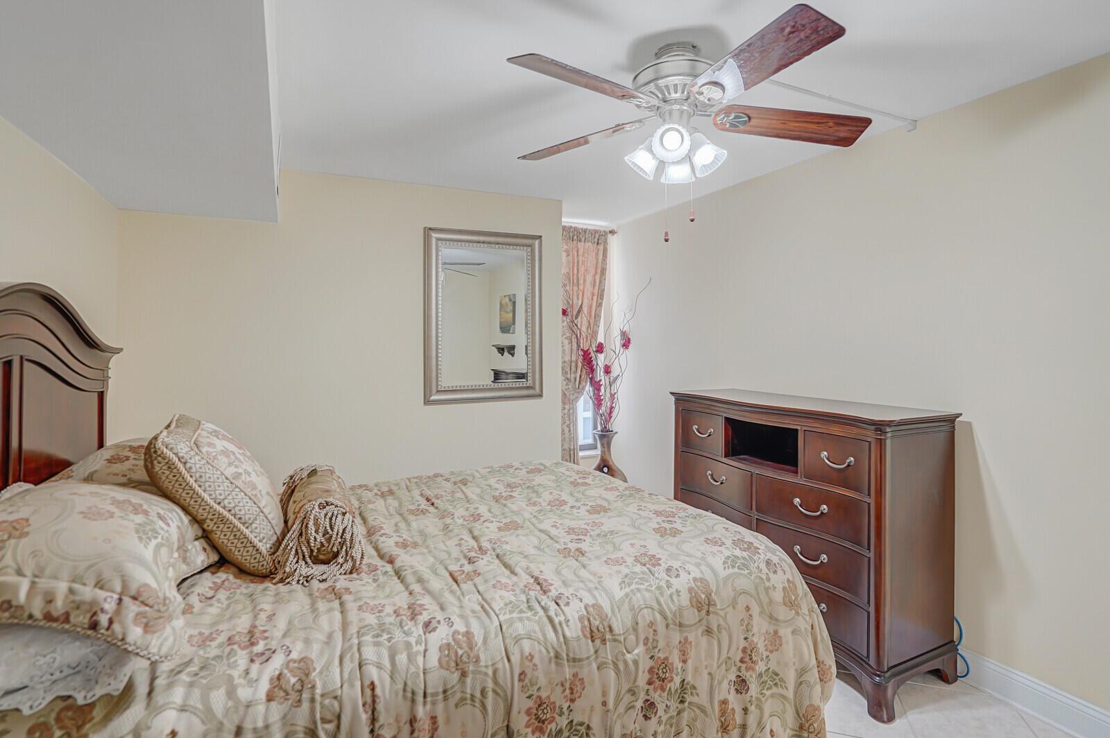 1000 S Ocean Boulevard 17b