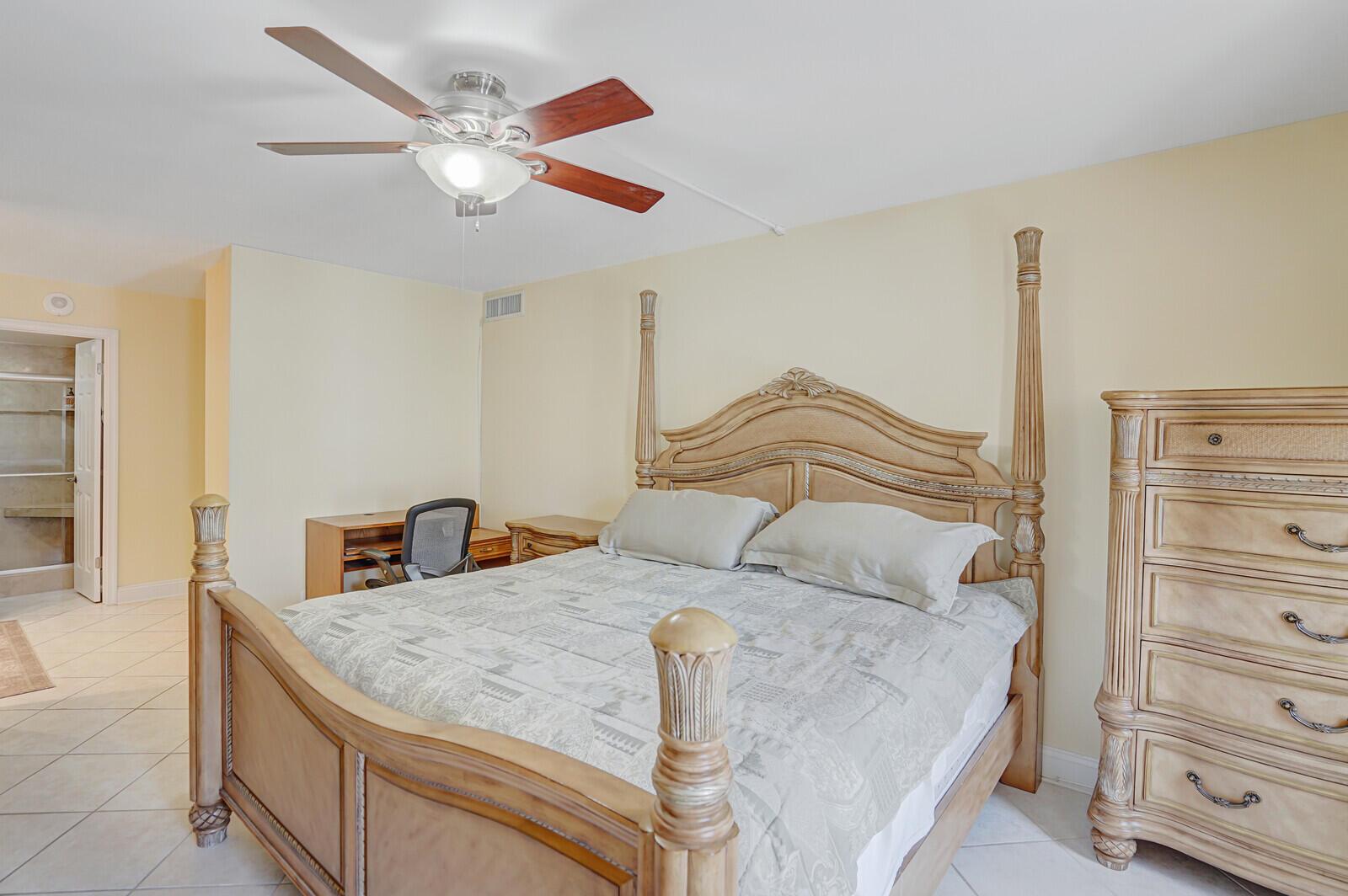 1000 S Ocean Boulevard 17b