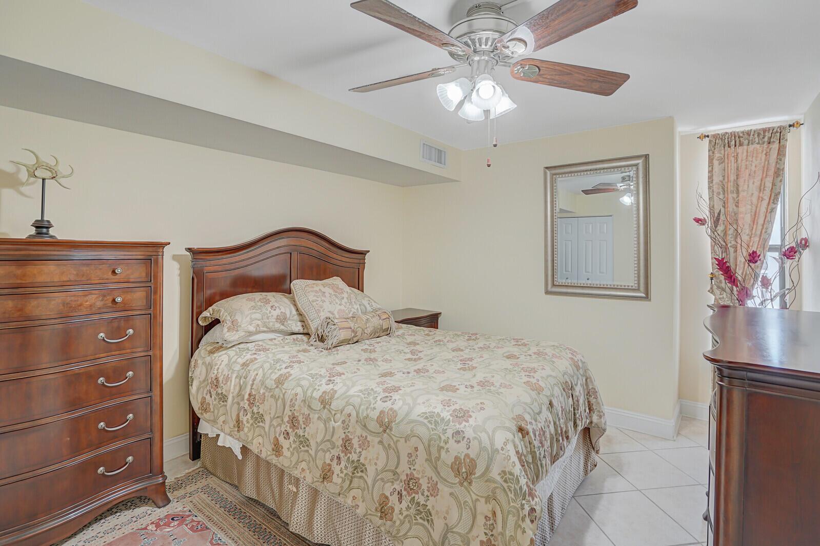 1000 S Ocean Boulevard 17b