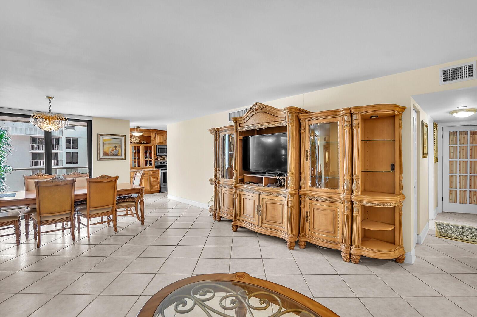 1000 S Ocean Boulevard 17b