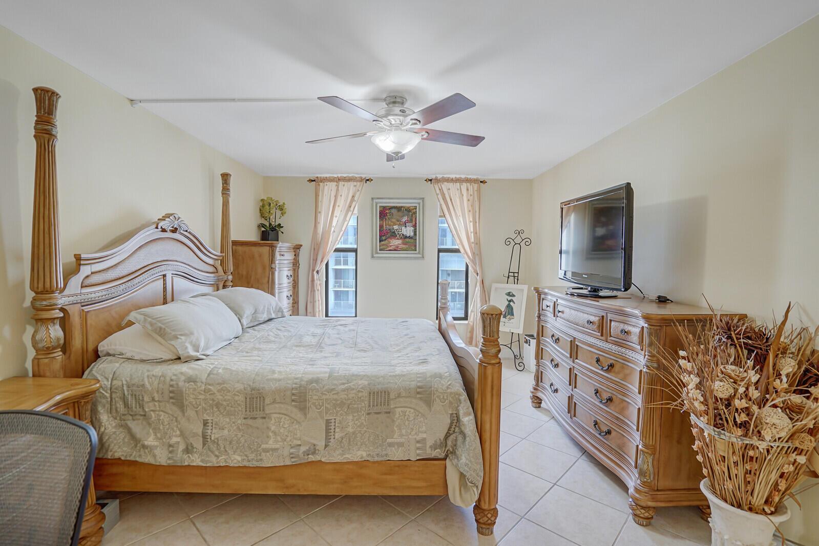 1000 S Ocean Boulevard 17b