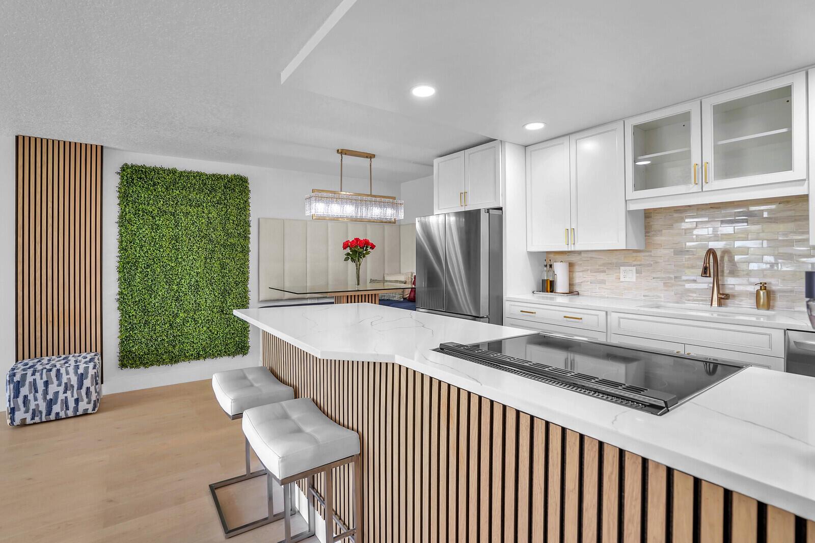 2121 N Ocean Boulevard 305w
