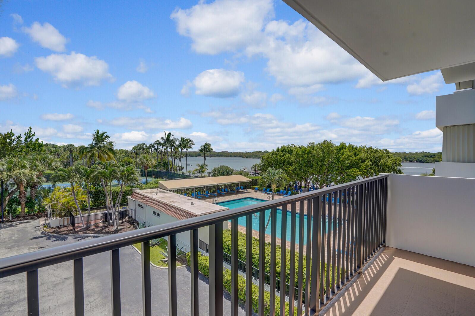 2121 N Ocean Boulevard 305w