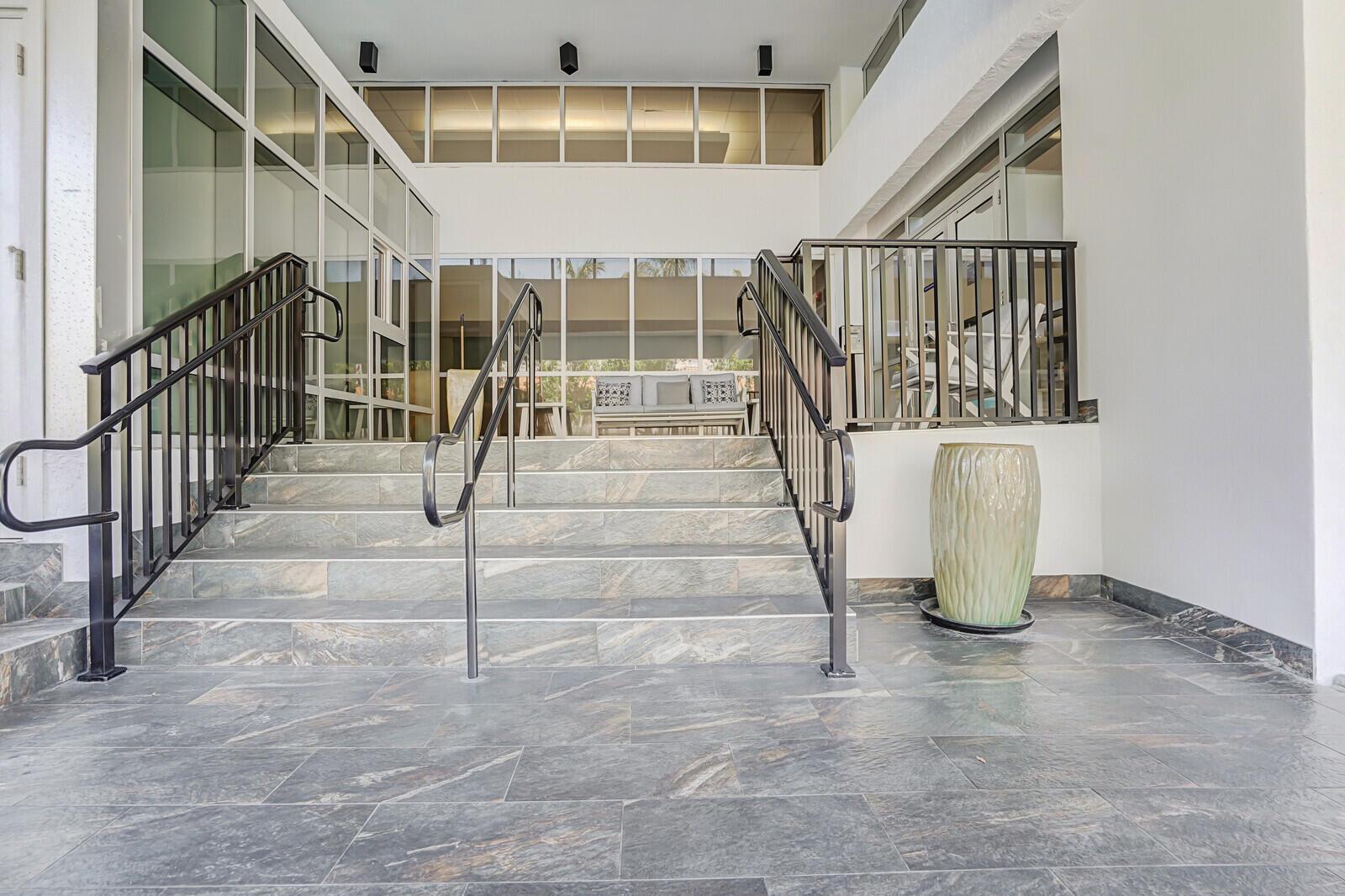 531 N Ocean Boulevard 1102