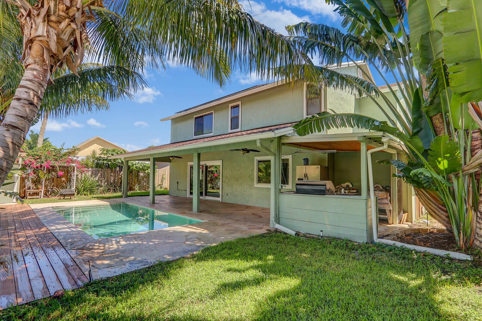 1103 Rainwood Circle W