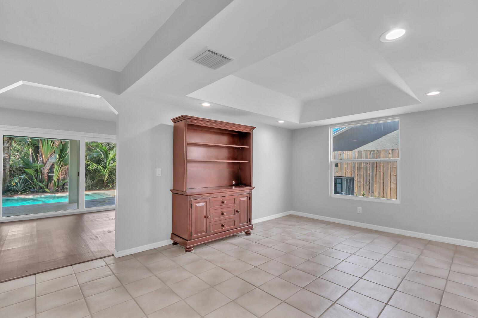 1103 Rainwood Circle W