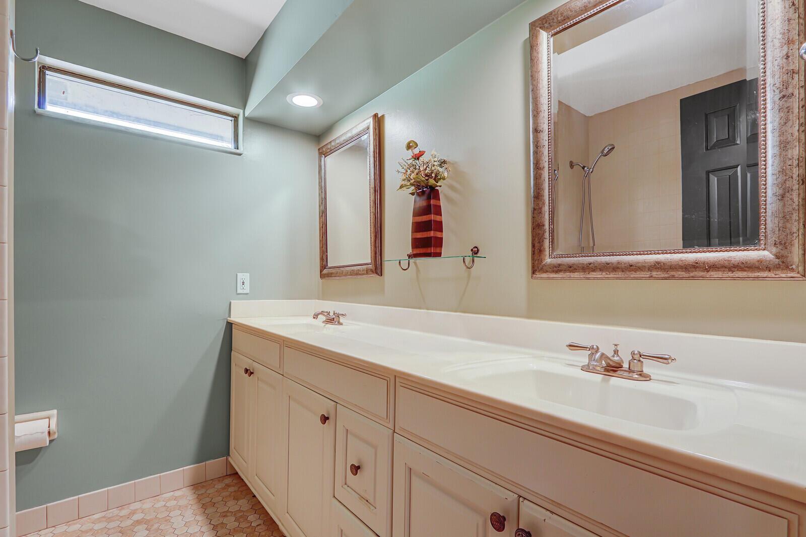 1103 Rainwood Circle W