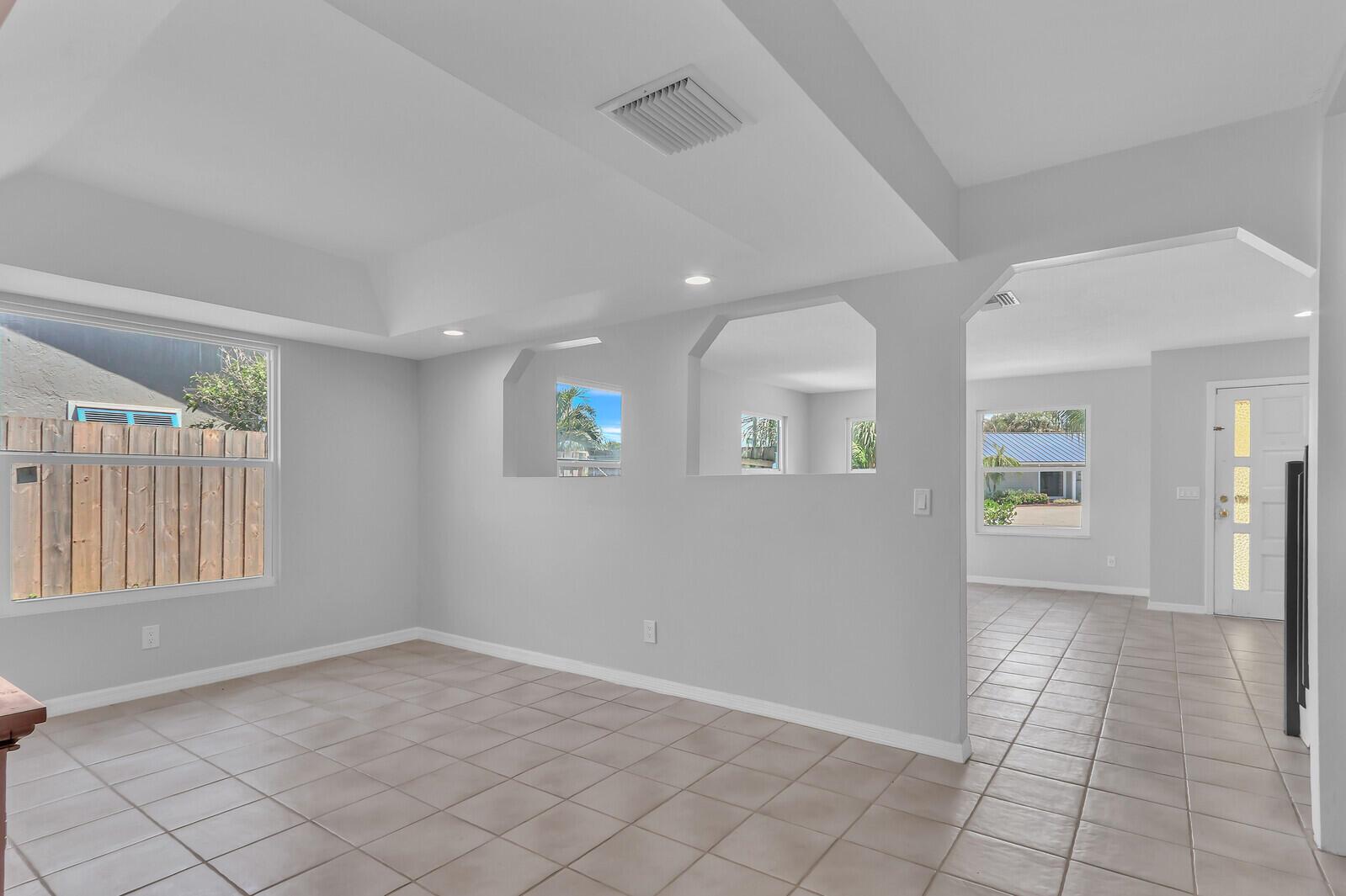 1103 Rainwood Circle W