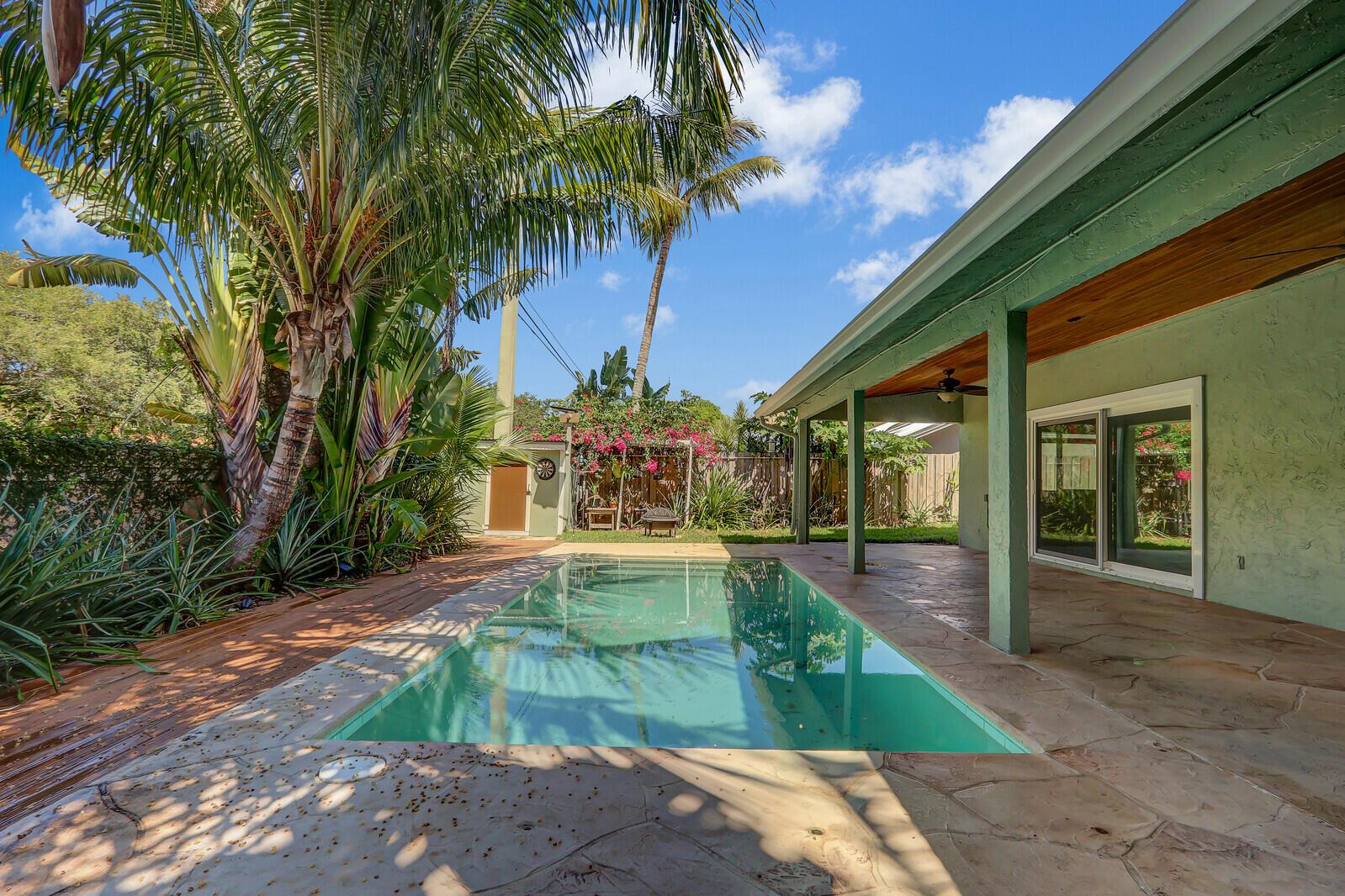 1103 Rainwood Circle W