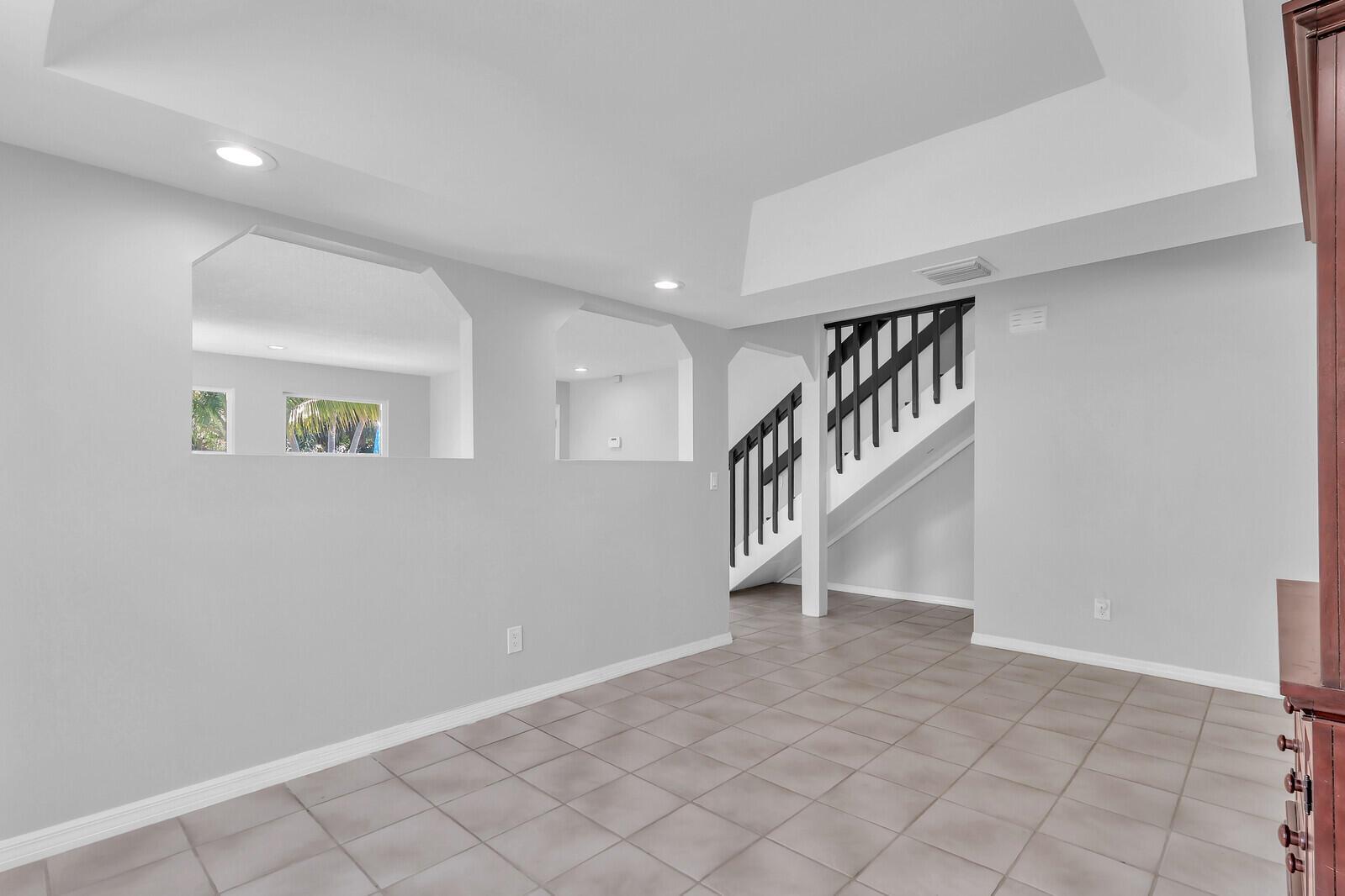 1103 Rainwood Circle W