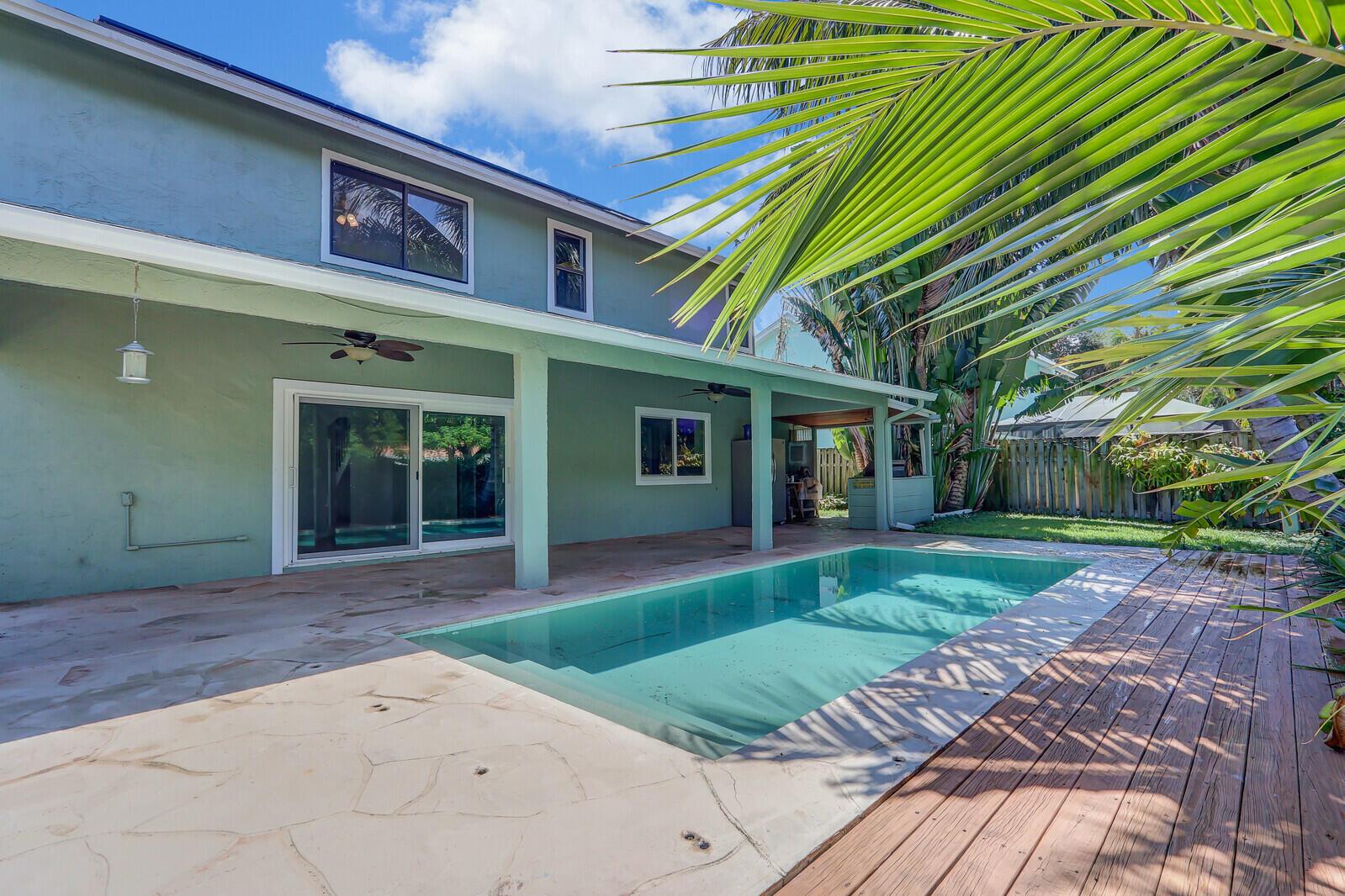 1103 Rainwood Circle W