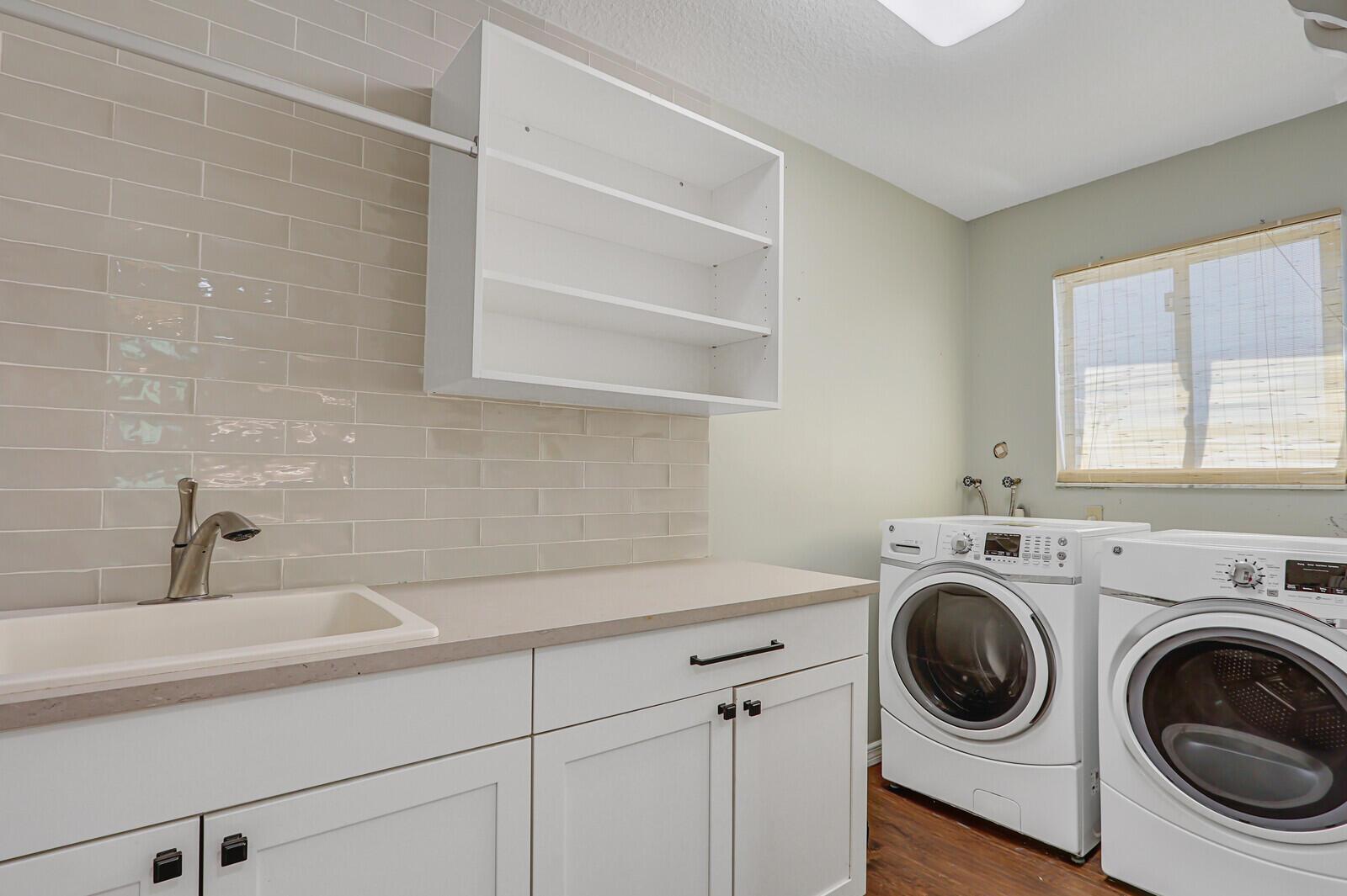 1103 Rainwood Circle W