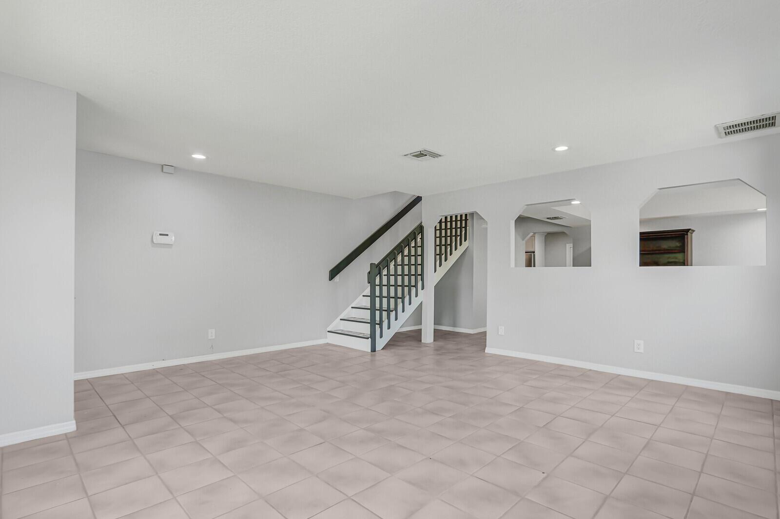 1103 Rainwood Circle W