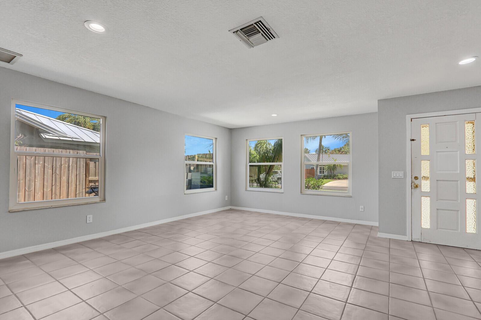 1103 Rainwood Circle W