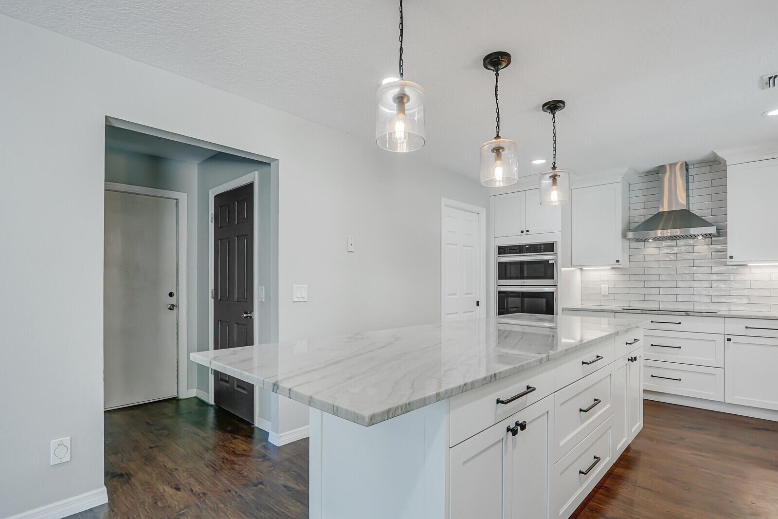 1103 Rainwood Circle W