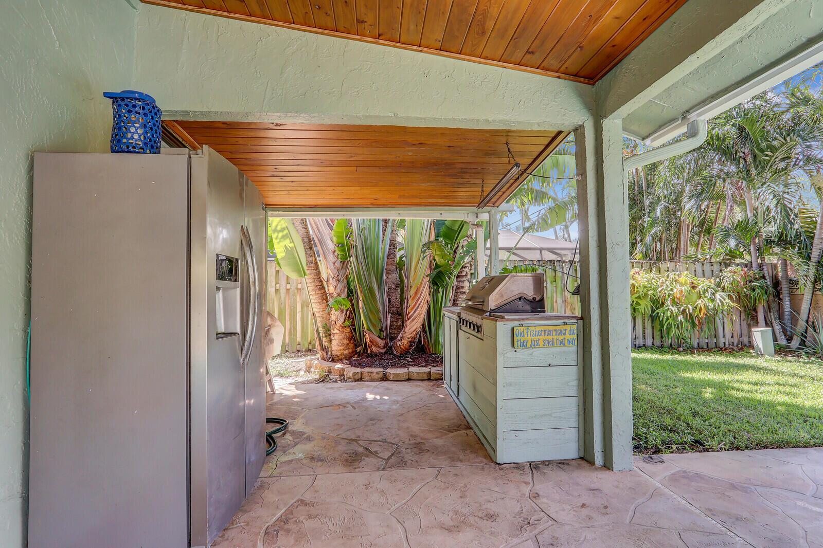 1103 Rainwood Circle W