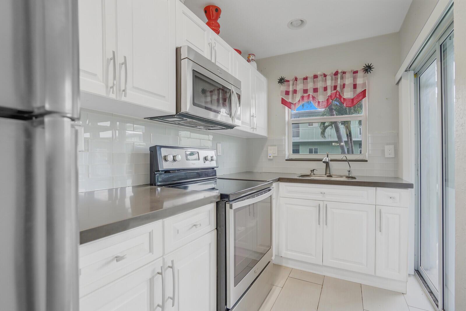 2100 NE 38th Street 111