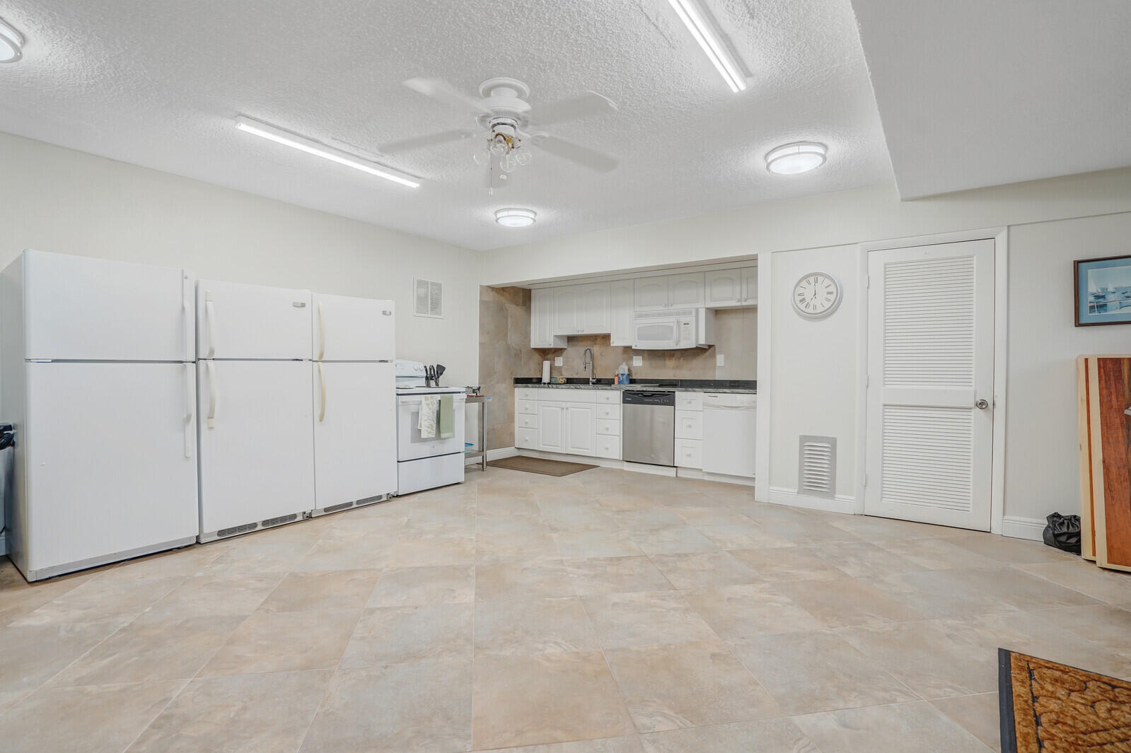 2100 NE 38th Street 111