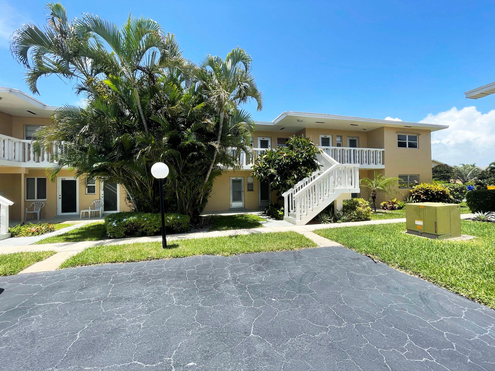 2111 NE 1st Court 204