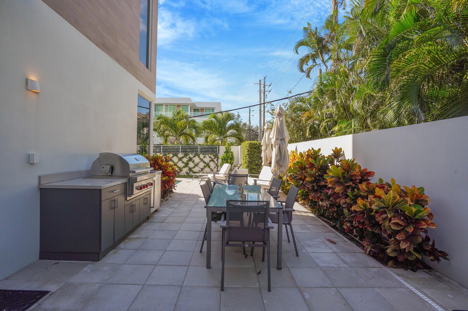 200 NE 7th Avenue 3