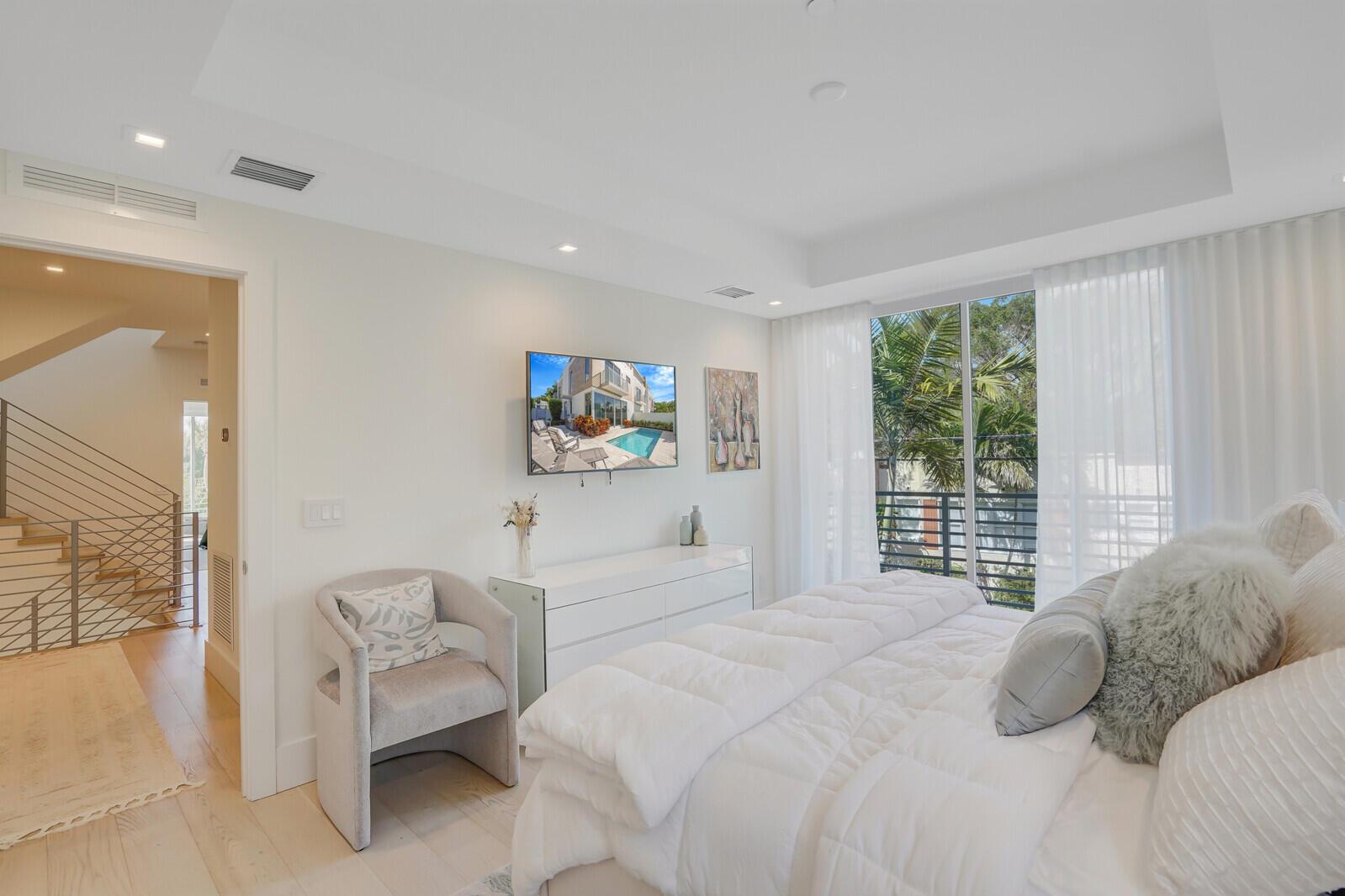200 NE 7th Avenue 3