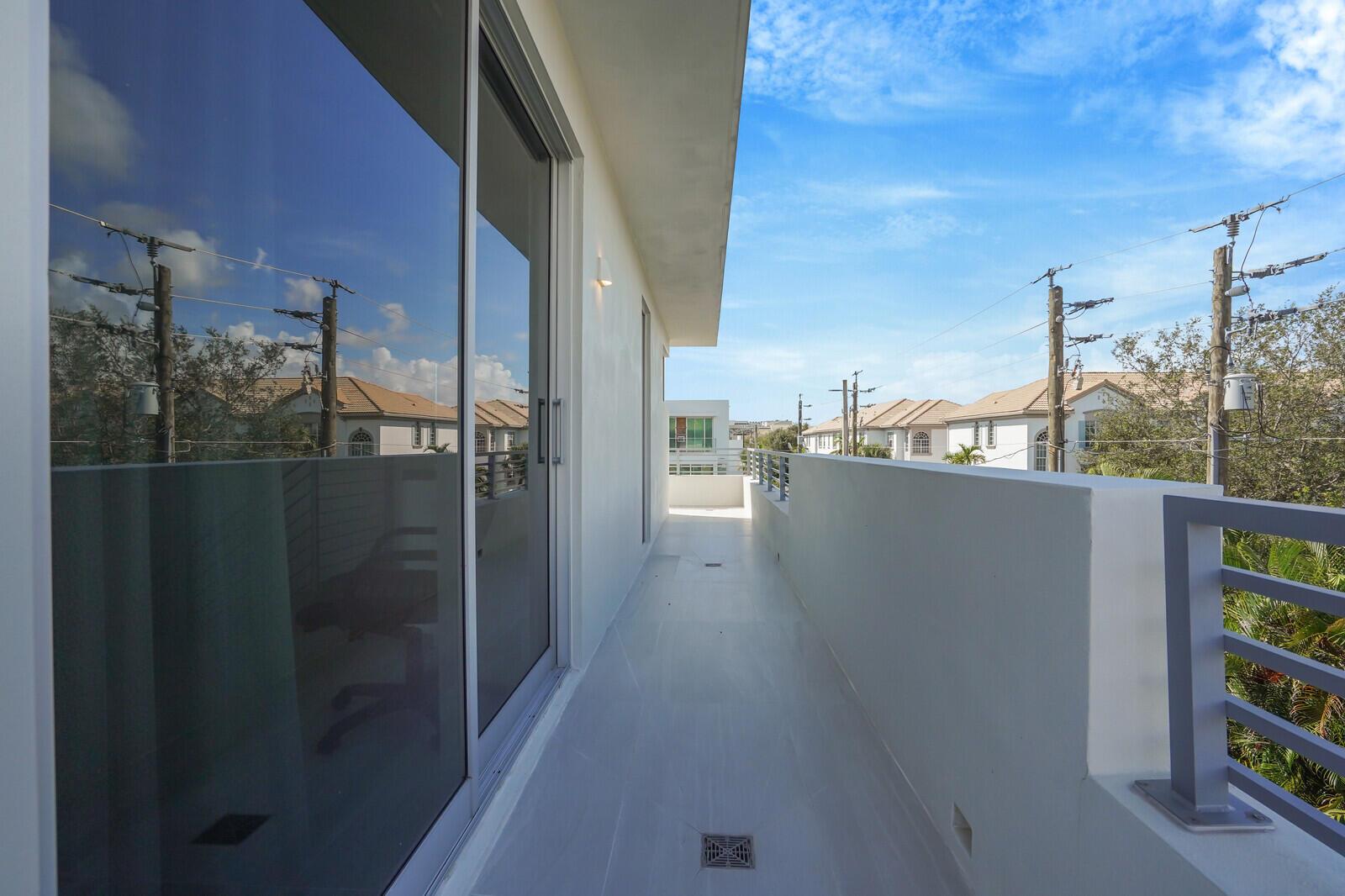200 NE 7th Avenue 3