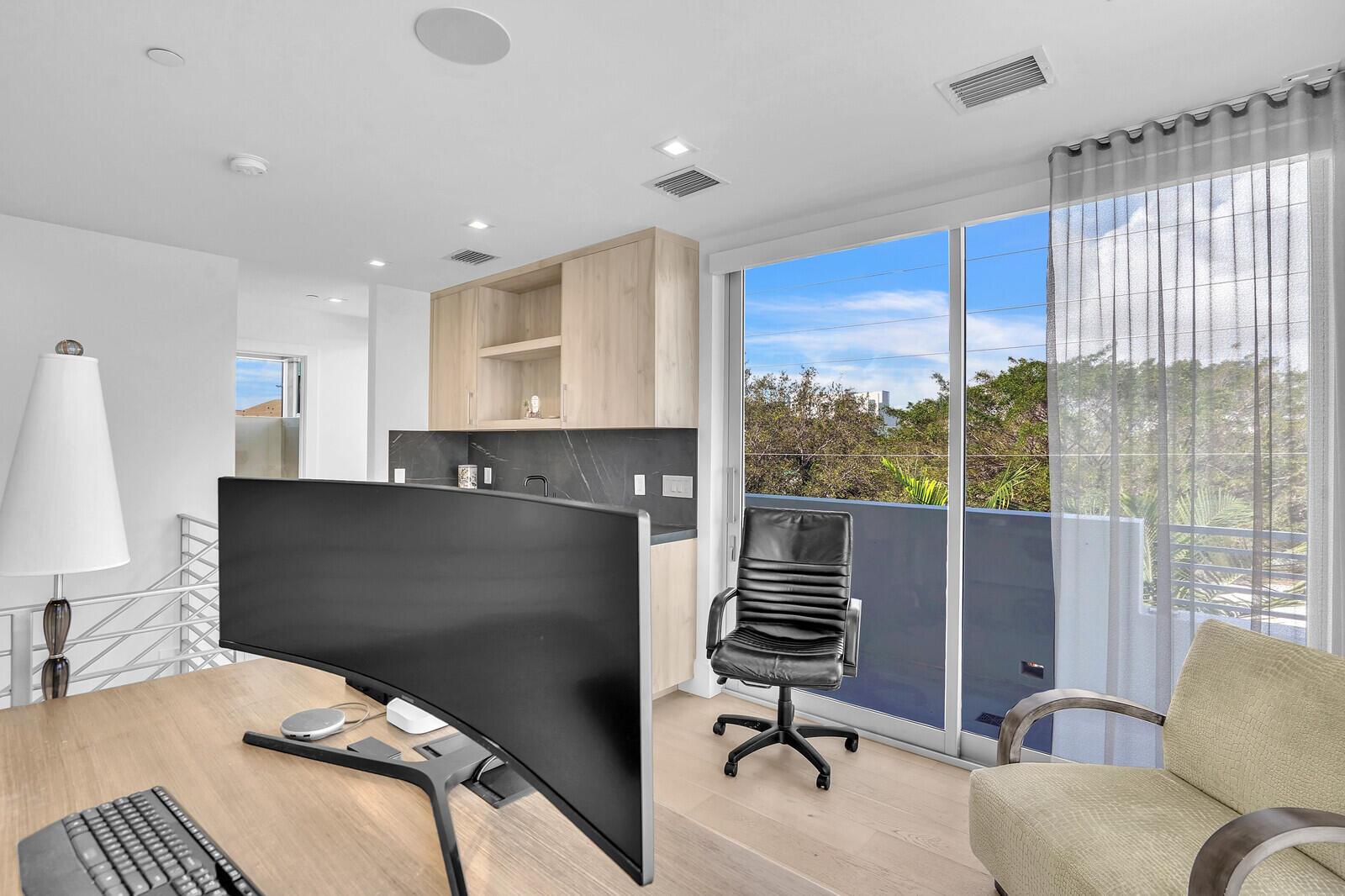 200 NE 7th Avenue 3