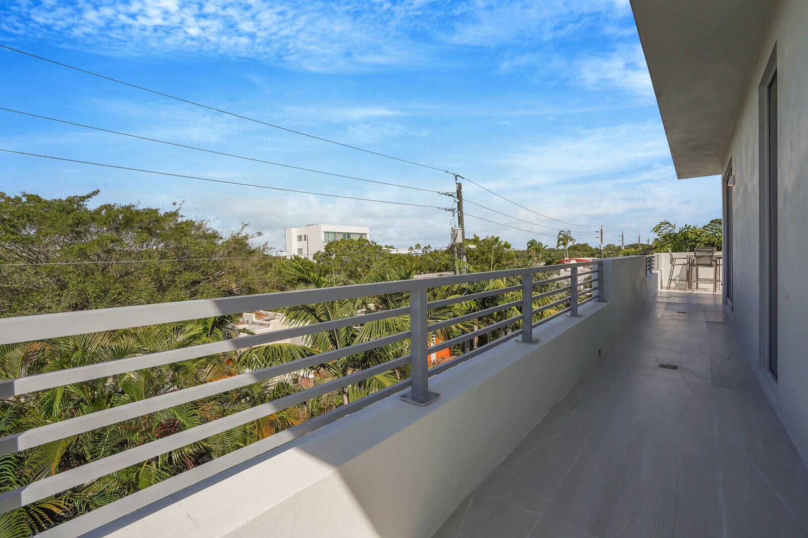 200 NE 7th Avenue 3