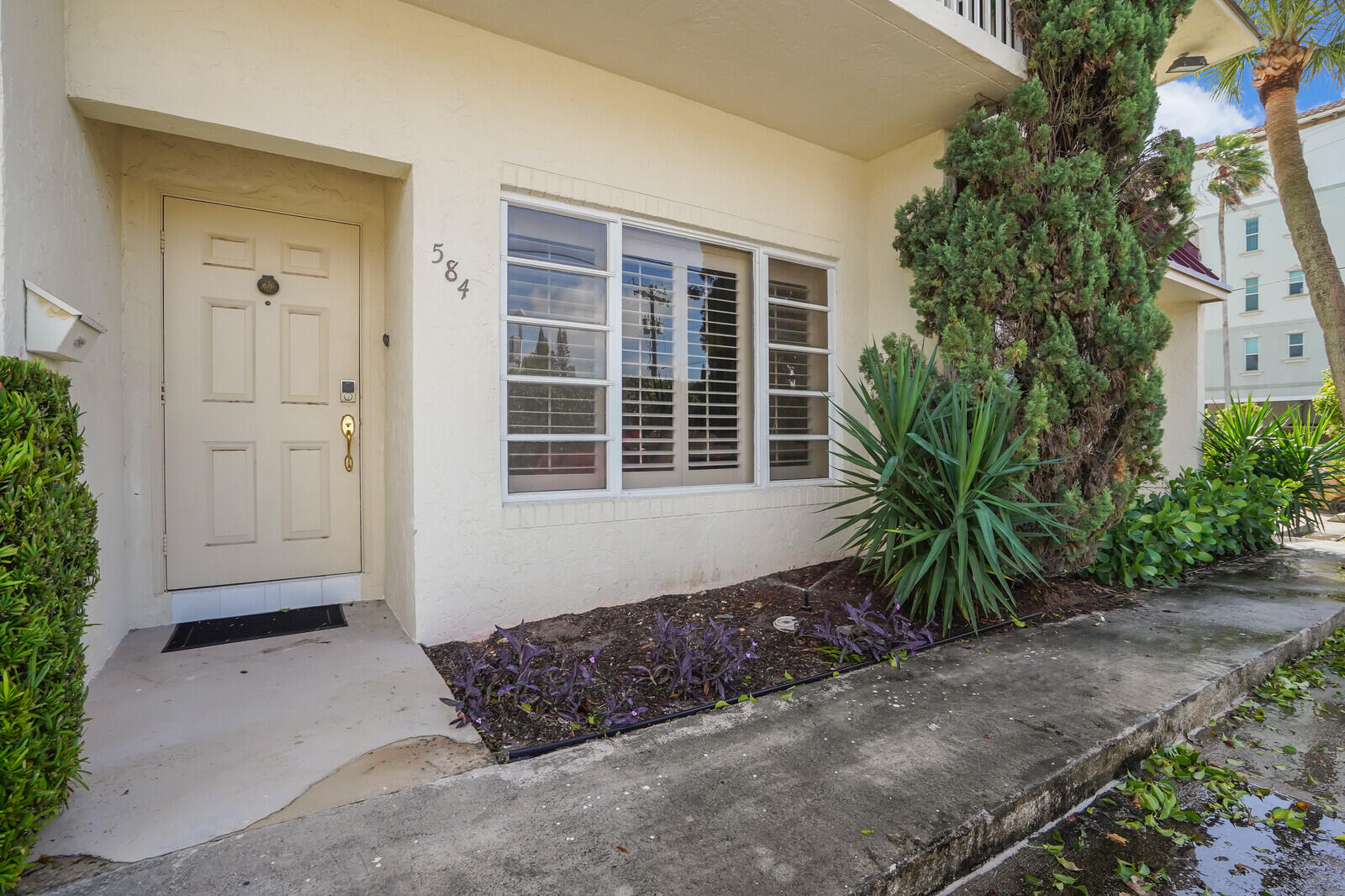 584 SE 20th Avenue 2