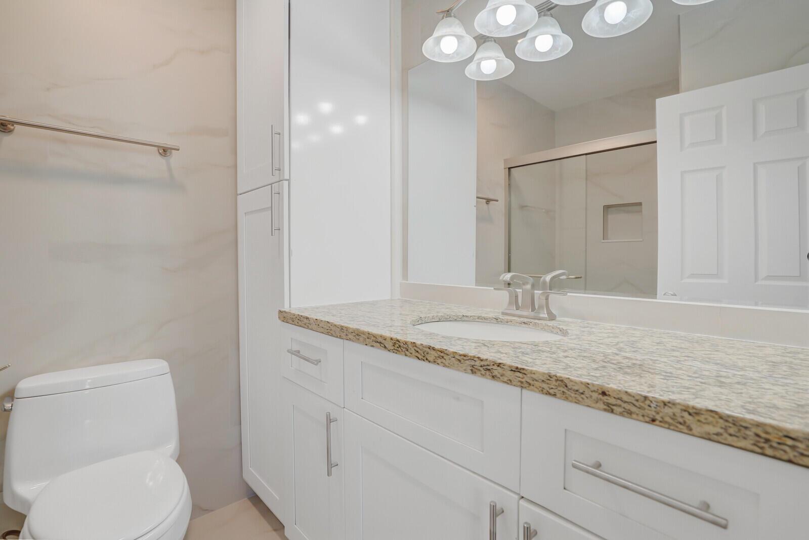 584 SE 20th Avenue 2