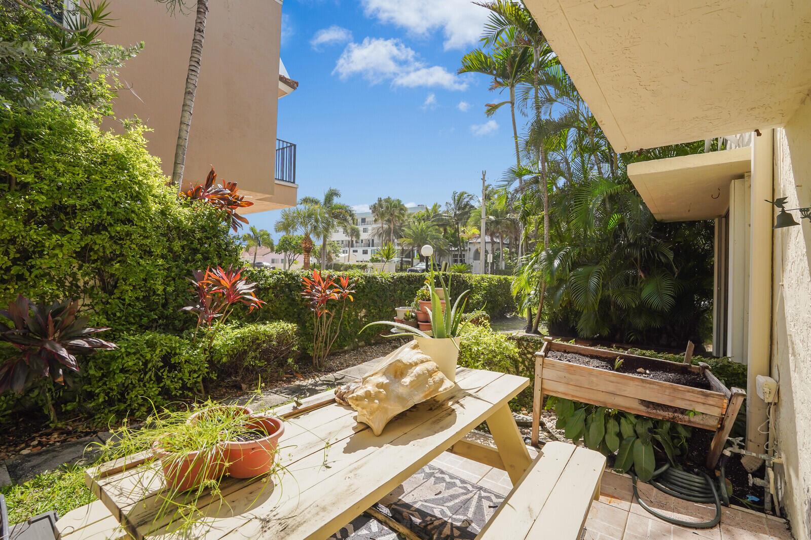 584 SE 20th Avenue 2