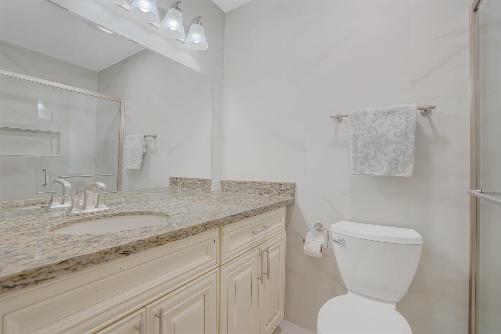 584 SE 20th Avenue 2