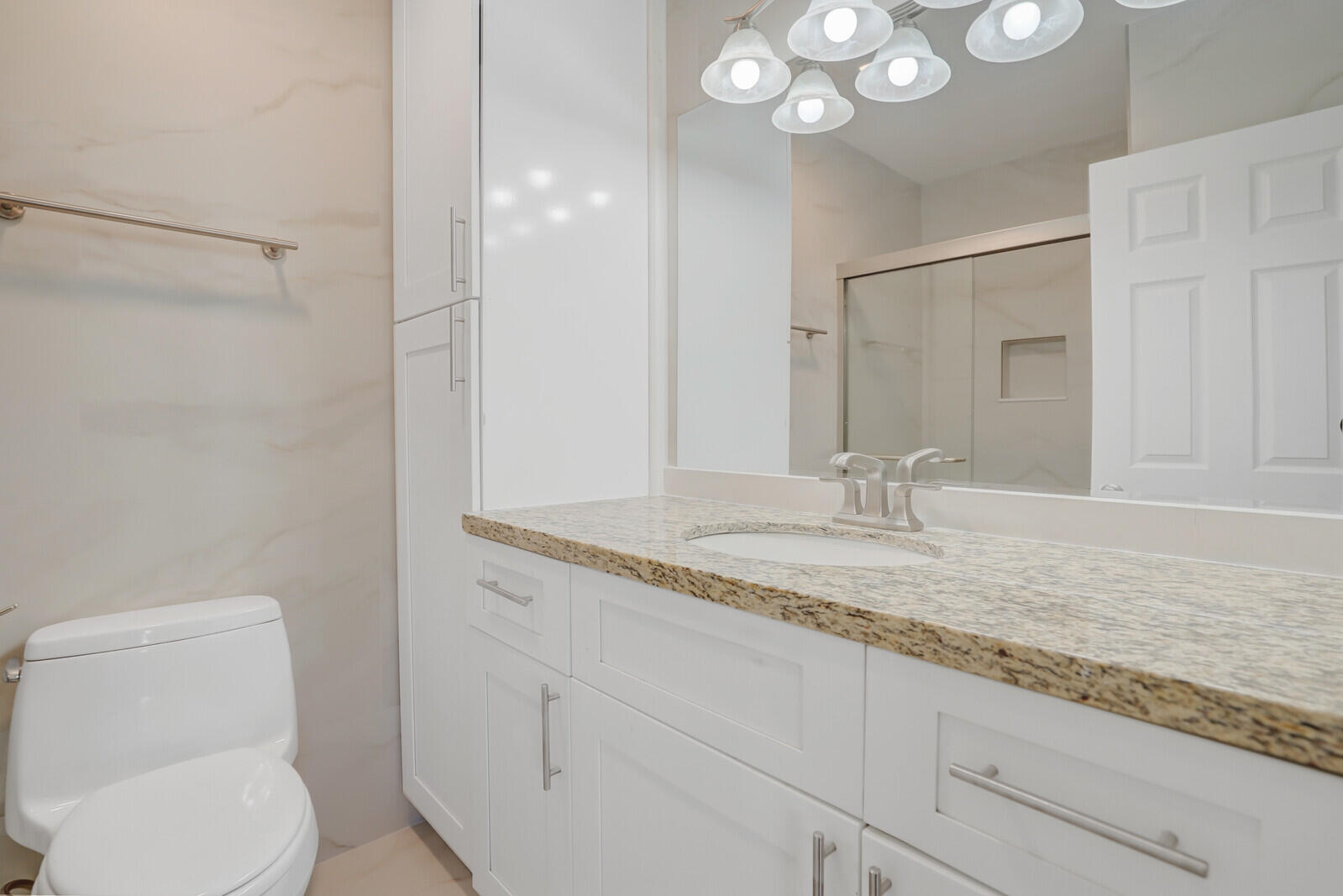 584 SE 20th Avenue 2