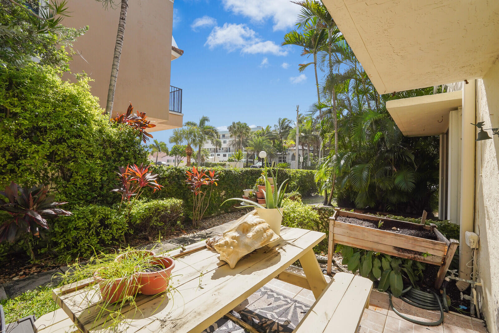 584 SE 20th Avenue 2