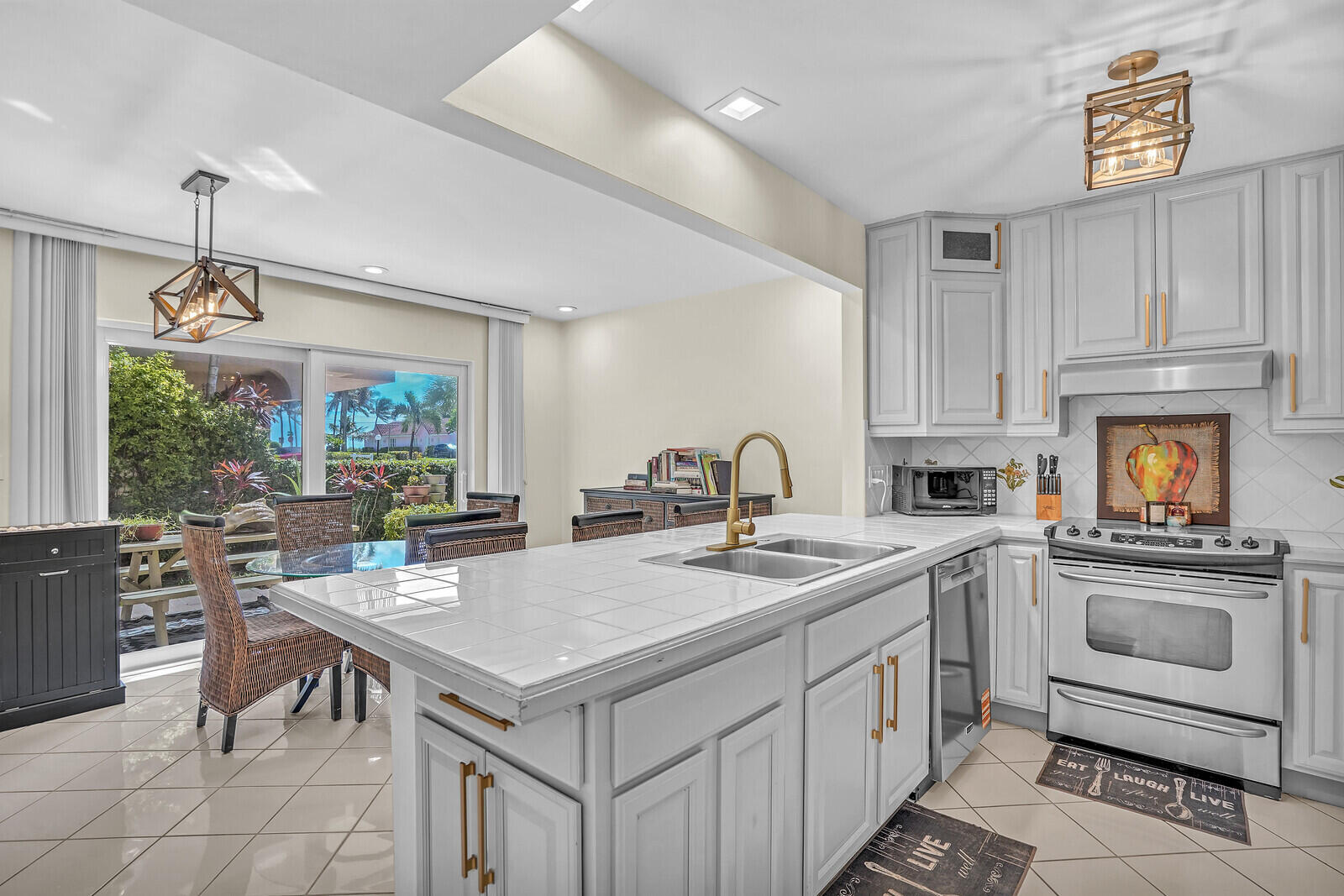 584 SE 20th Avenue 2