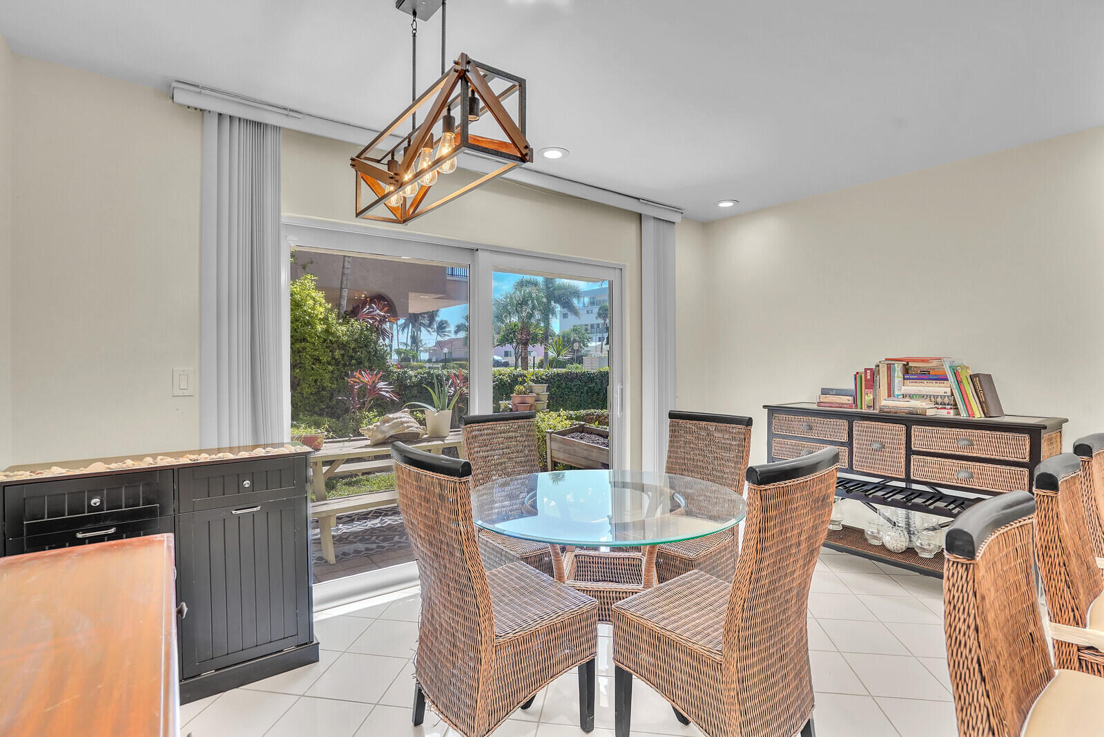 584 SE 20th Avenue 2