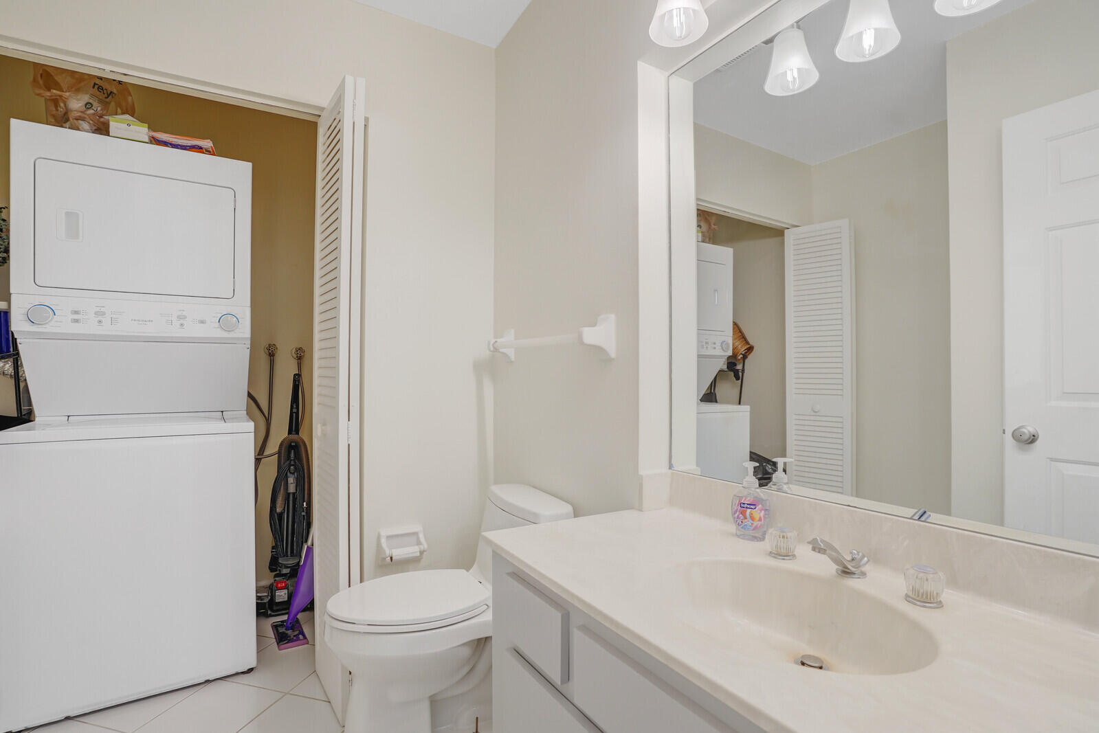 584 SE 20th Avenue 2